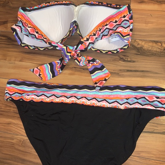 Kenneth Cole New York 2 Piece Swimwear - Picture 4 of 4